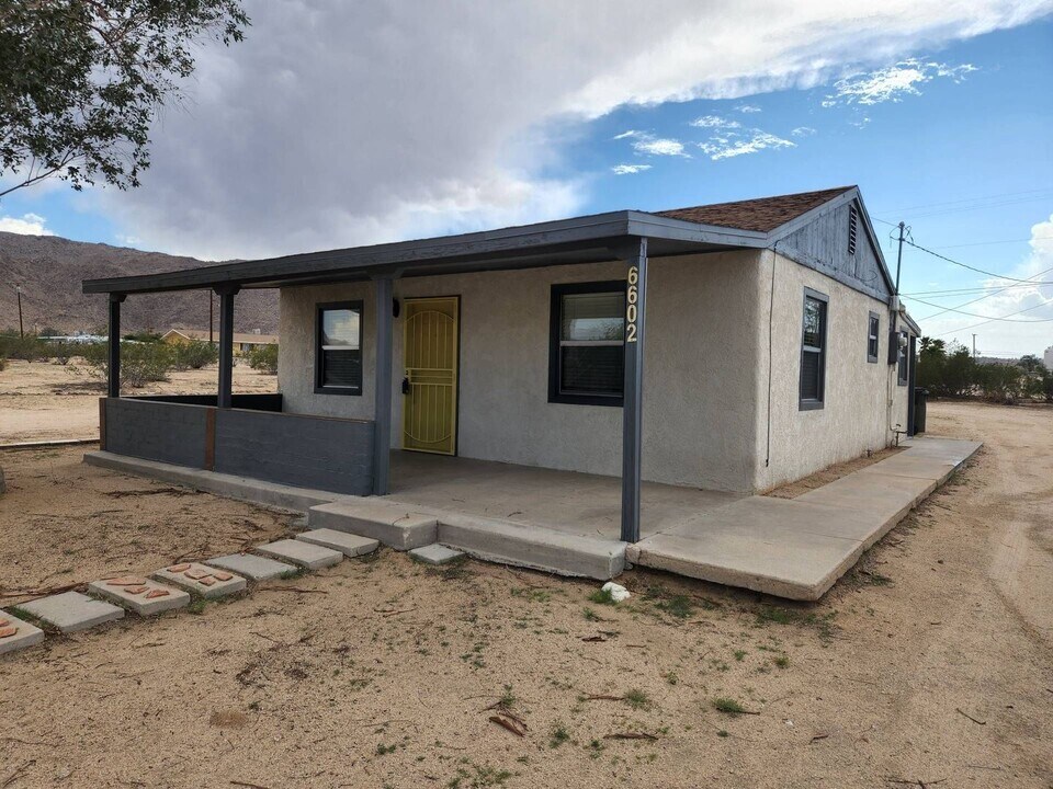 6602 Rose Ellen Ave in Twentynine Palms, CA - Building Photo