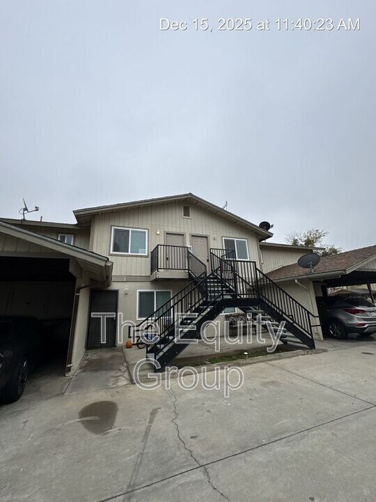 809 Monarch Cir in Exeter, CA - Building Photo