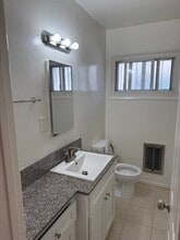 622 Myrtle Ave in Inglewood, CA - Building Photo - Building Photo