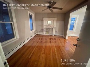 1602 Whitney Ave-Unit -Apt 1 in Hamden, CT - Foto de edificio - Building Photo