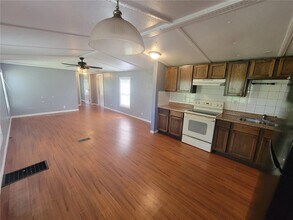 40539 Enterprise Rd in Dade City, FL - Building Photo - Building Photo