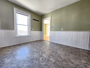 72 Pier St in Bangor, ME - Building Photo - Building Photo