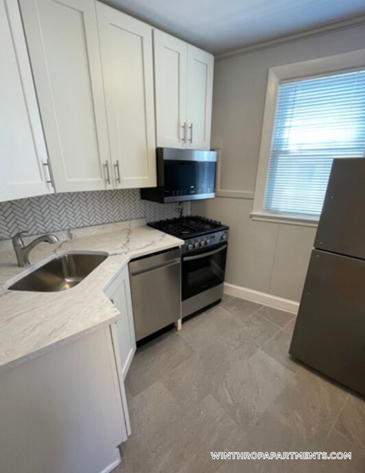 90 Winthrop Shore Dr in Winthrop, MA - Building Photo