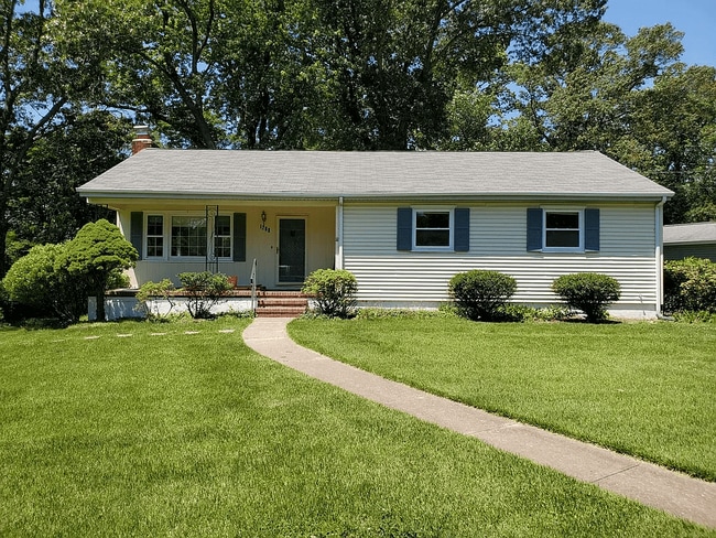 1260 Dogwood Rd, Unit Lower in Arnold, MD - Building Photo - Building Photo