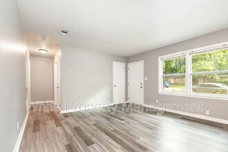 600 Camrose Dr in Charlotte, NC - Building Photo - Building Photo
