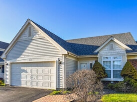 1320 Darnell Dr in Mundelein, IL - Building Photo