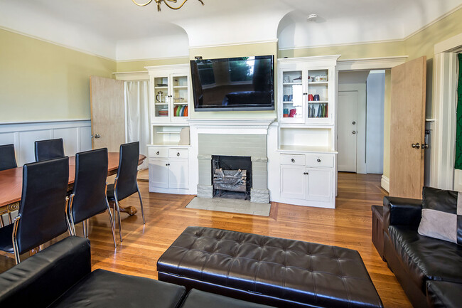 Casa Cedar Berkeley Housing for Students in Berkeley, CA - Foto de edificio - Building Photo