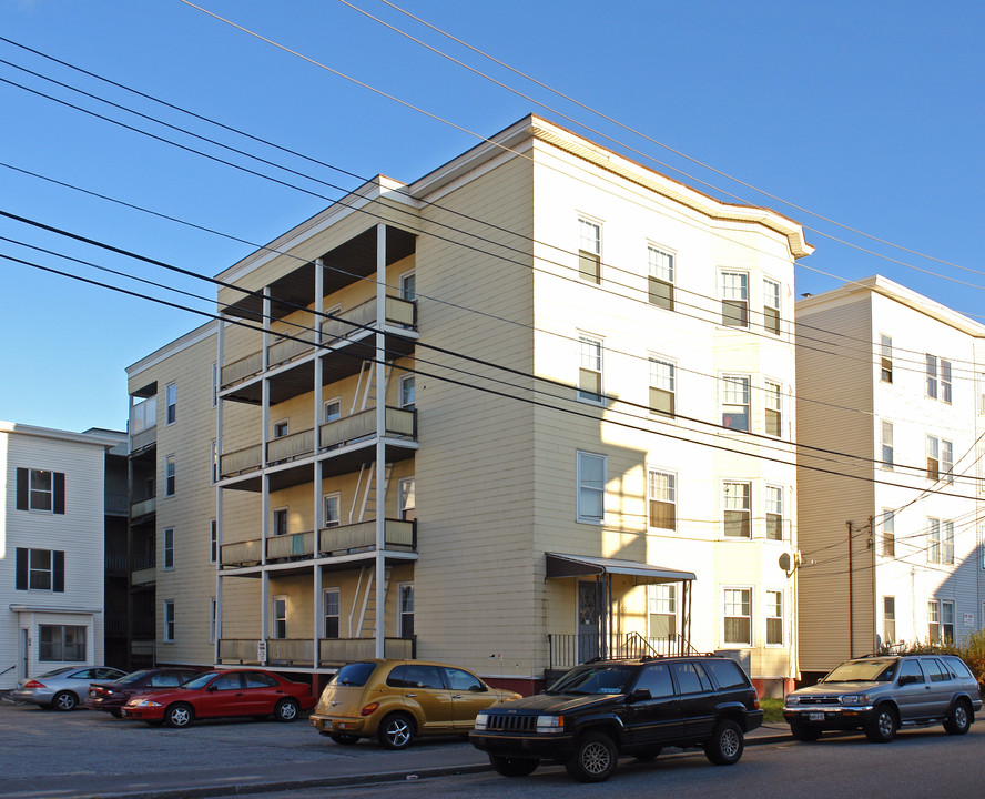 110 Howe St in Lewiston, ME - Building Photo