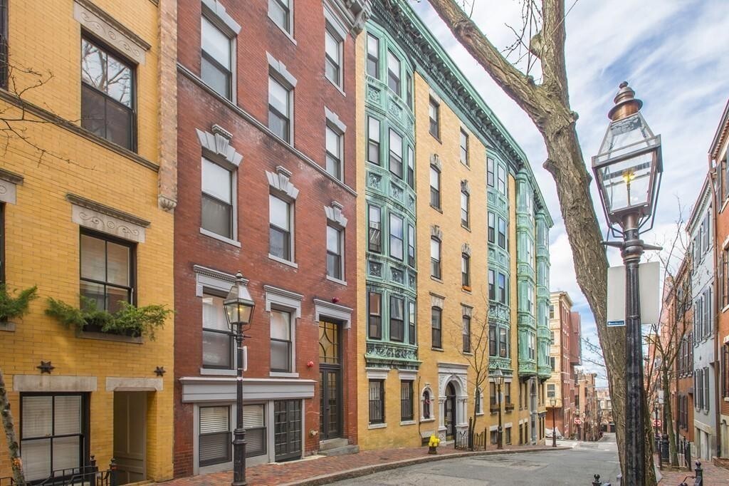 104 Myrtle St in Boston, MA - Foto de edificio