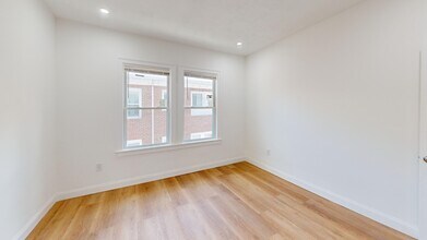 244 Winchester St in Brookline, MA - Building Photo - Building Photo