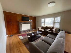 178 Kendall Ave, Unit 1 in Ithaca, NY - Building Photo - Building Photo