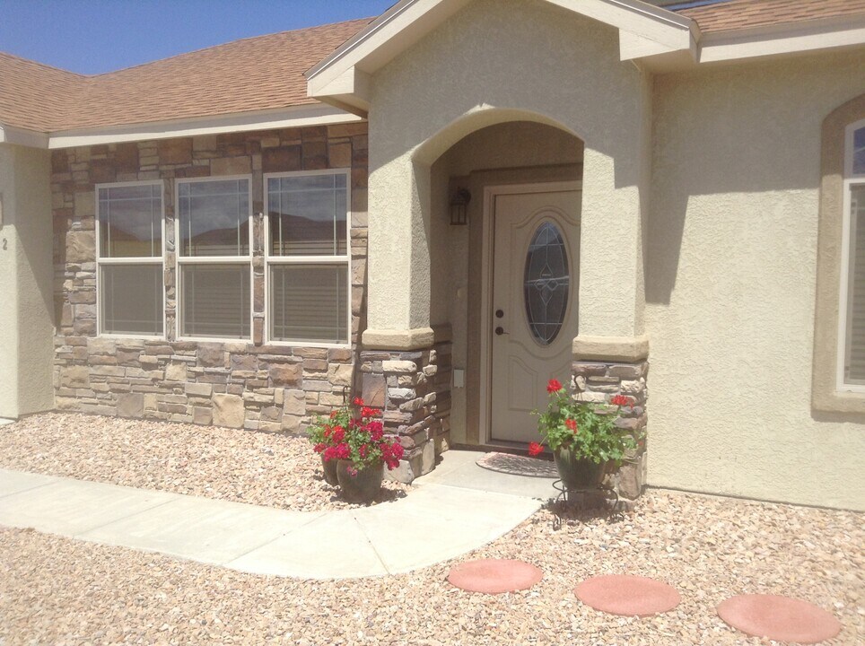 2482 Terra Ave in Grand Junction, CO - Foto de edificio