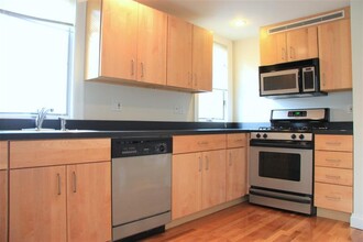 1110 Massachusetts Ave, Unit 4 in Cambridge, MA - Building Photo - Building Photo