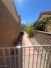 9709 Blue Bell Dr in Las Vegas, NV - Building Photo - Building Photo