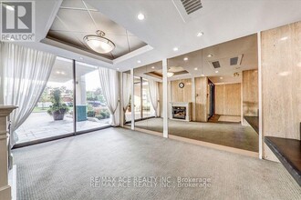 725 Don Mills Rd. in Toronto, ON - Building Photo - Building Photo