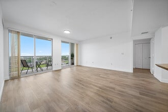 1830 Radius Dr in Hollywood, FL - Building Photo - Building Photo