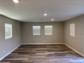 201 W Campbell Dr in Midwest City, OK - Building Photo - Building Photo