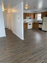 209 Pebble Creek Dr, Unit C in Eddyville, KY - Building Photo