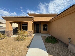2061 E Lago Grande Bay in Fort Mohave, AZ - Building Photo - Building Photo