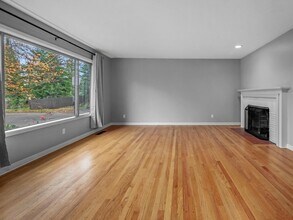 5532 SW Nicol Rd in Portland, OR - Building Photo - Building Photo