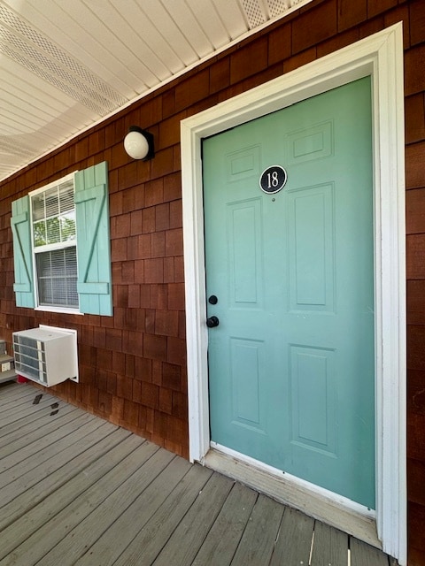 property at 944 N Storer Ave