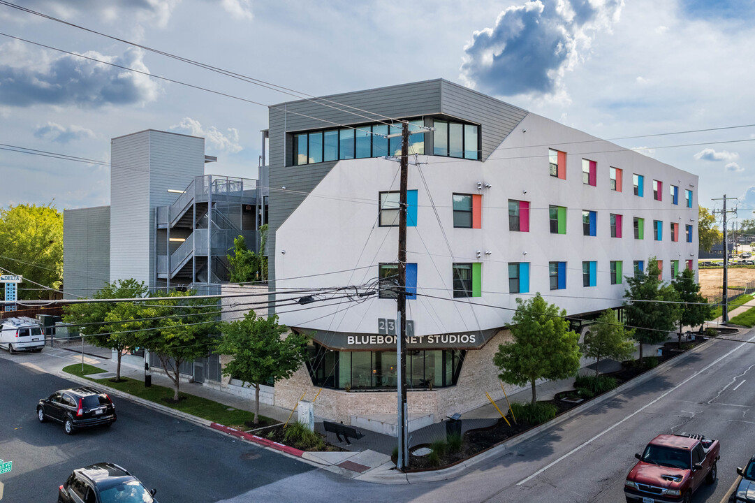 Bluebonnet Studios in Austin, TX - Foto de edificio