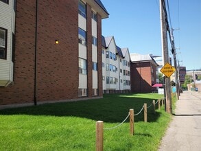 Garneau Bay in Edmonton, AB - Building Photo - Building Photo