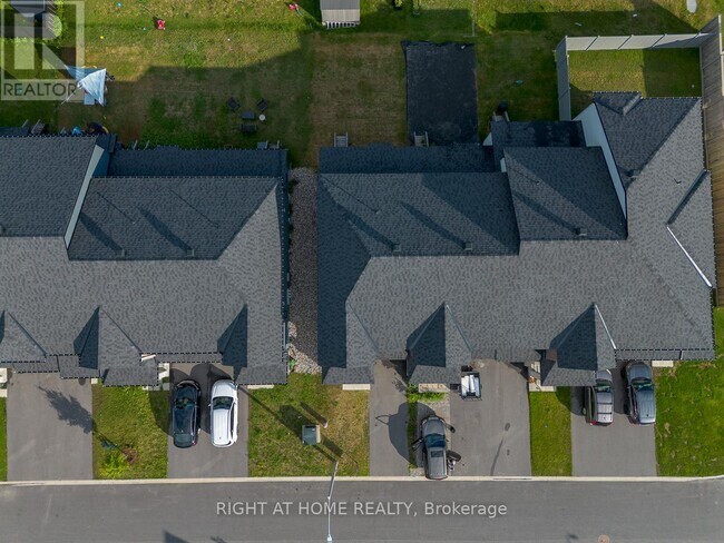 16 Nettle Cres in Ottawa, ON - Building Photo - Building Photo