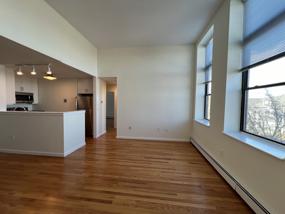 80 Beaumont St, Unit 204 in Boston, MA - Building Photo