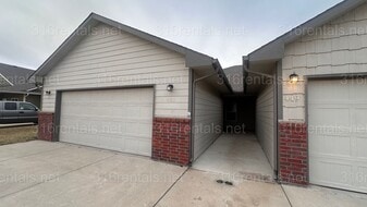 449 S Longbranch Dr in Maize, KS - Building Photo