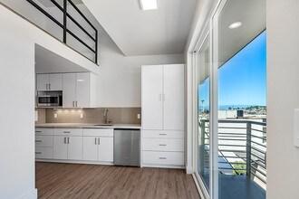 1722 Summit in Seattle, WA - Building Photo - Interior Photo