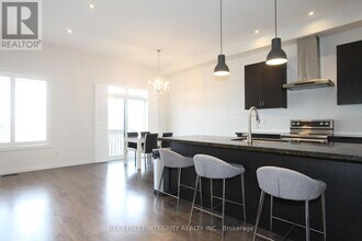 266 Elyse Ct in Aurora, ON - Building Photo - Building Photo