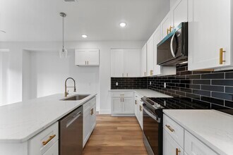 8205 Carver Rd in Houston, TX - Building Photo - Building Photo