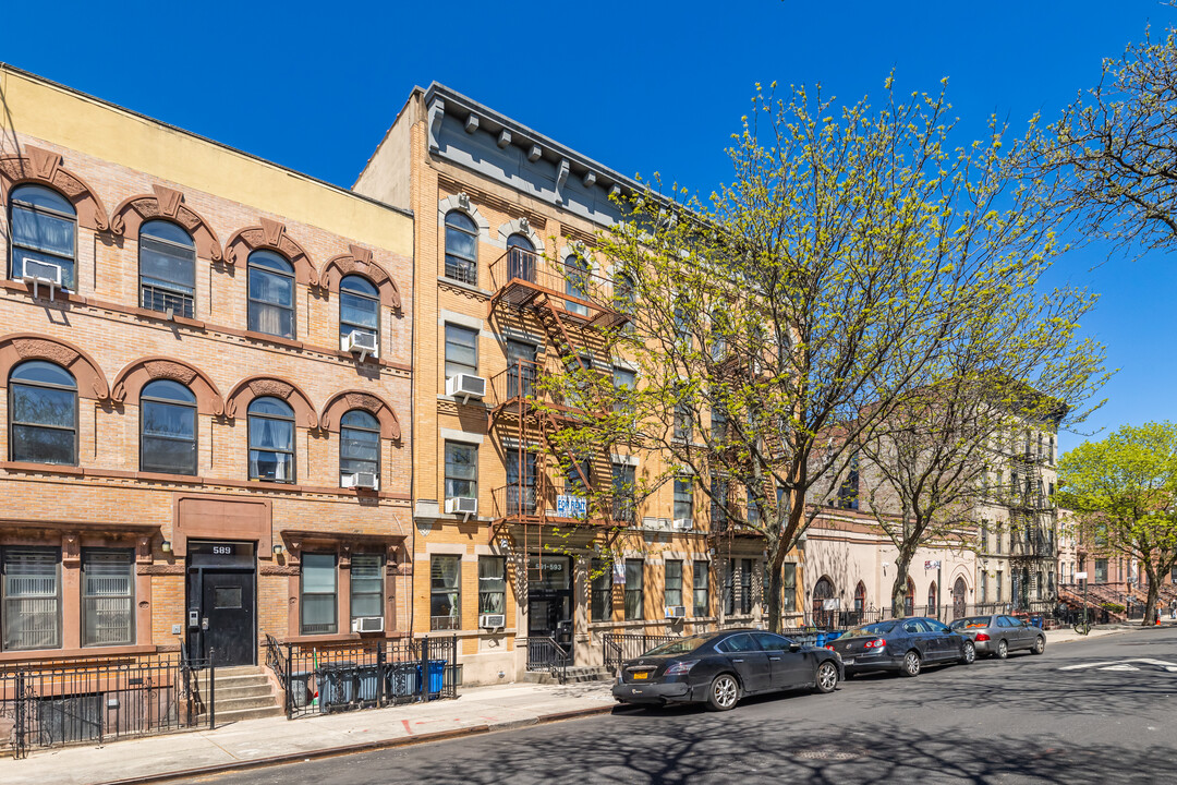 593 Quincy St in Brooklyn, NY - Building Photo