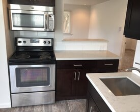 609 N 48th St in Seattle, WA - Building Photo - Building Photo