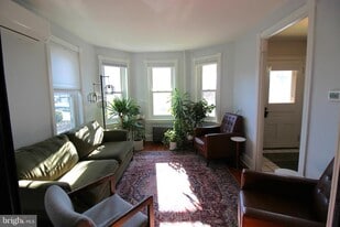 141 W Mulberry St in Kennett Square, PA - Building Photo