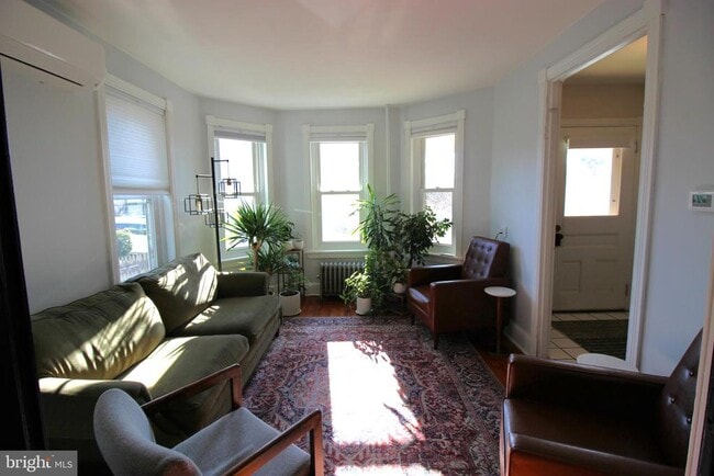 property at 141 W Mulberry St