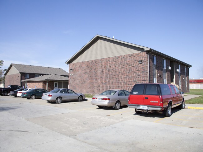 Mitchellville Park Apartments in Mitchellville, IA - Foto de edificio - Building Photo