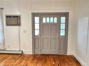 65 Monhagen Ave in Middletown, NY - Foto de edificio - Building Photo