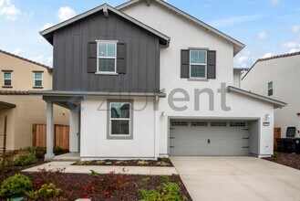 3375 Tibidabo St in Manteca, CA - Building Photo - Building Photo