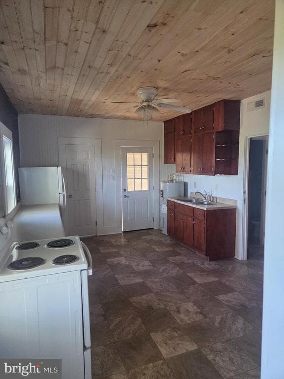 24790 Colton Point Rd in Clements, MD - Building Photo - Building Photo