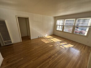 2461 Silver Lake Blvd in Los Angeles, CA - Building Photo - Building Photo