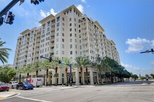 480 Hibiscus St, Unit 325 in West Palm Beach, FL - Building Photo