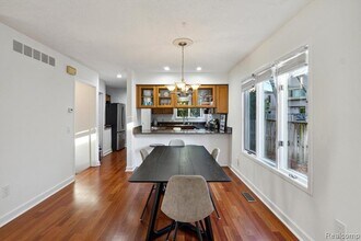 677 E Lincoln St in Birmingham, MI - Foto de edificio - Building Photo