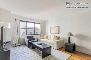 160 E 88th St in New York, NY - Building Photo