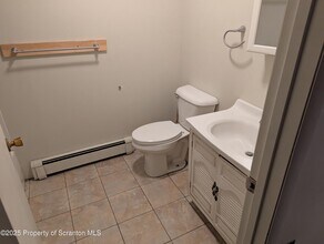 718 Boulevard Ave in Dickson City, PA - Building Photo - Building Photo