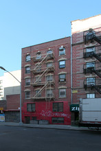 147 Elizabeth St in New York, NY - Building Photo - Building Photo