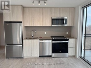 760 Whitlock Ave in Milton, ON - Building Photo - Building Photo