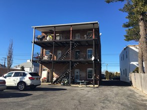 17 Grove St in Glen Cove, NY - Building Photo - Building Photo