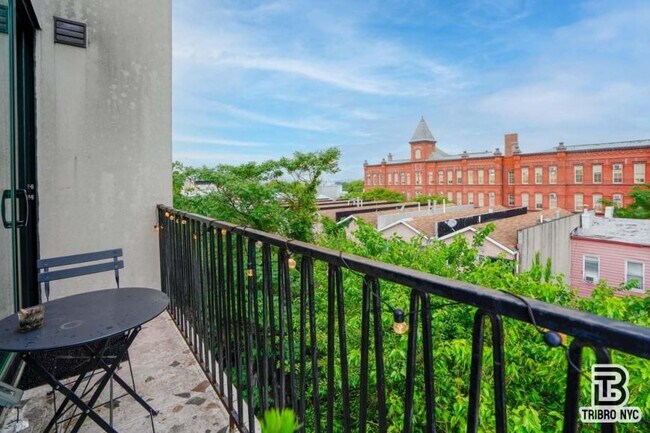 169 Hull St in Brooklyn, NY - Building Photo - Building Photo